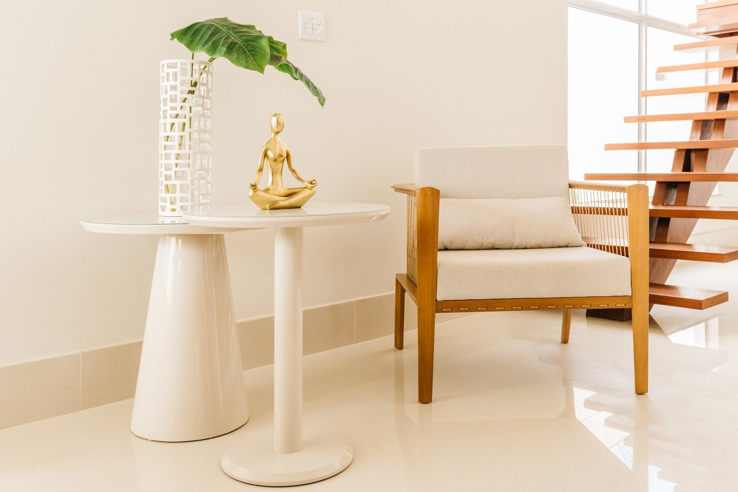 Silent Luxury: How Minimalist Design Speaks Volumes in Elite Circles